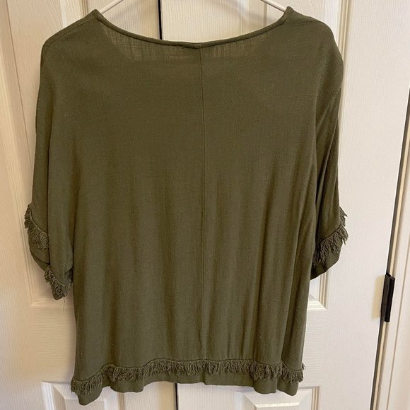 Umgee Women's Linen Fringe Boho Shabby Chic Top - Size Small - Picture 5 of 7